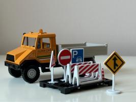 Mercedes-Benz Unimog + Cone Signs Street German Car Model Diecast Toy Welly