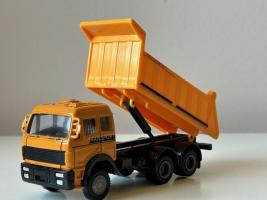 Mercedes-Benz Dump Truck German Car Vehicle Model Diecast Toy Welly