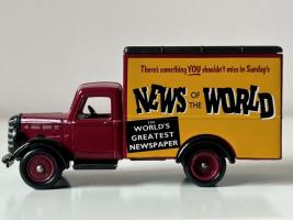 Chevrolet Truck News of the World American Car Model Diecast 1:60-1:72 Scale