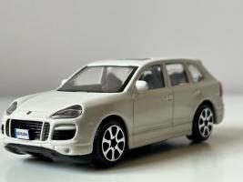 Porsche Cayenne Turbo Germany Sports Car Model Diecast Toy White 1:43 Bburago