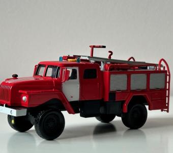 2004 Ural 43206 Russian Fire Brigade Car Truck Model Toy Diecast Amercom 1:64