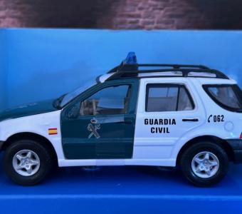 Mercedes Guardia Spanish Police Car Model Diecast 1:43 Free Wheeling Cararama