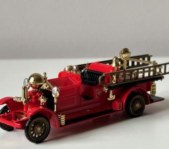 1924 Ahrens Fox USA Fire Brigade Car Truck Model Toy Diecast Amercom 1:64