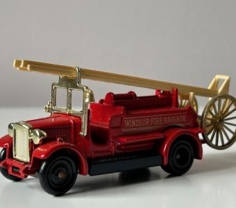 Windsor Fire Brigade 1947-1987 Model Diecast Car 1:64-1:72 Scale Lledo