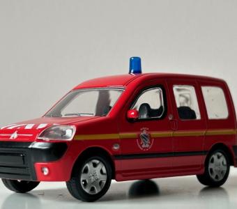 2005 Citroen Berlingo France Fire Brigade Car Model Toy Diecast Amercom 1:45